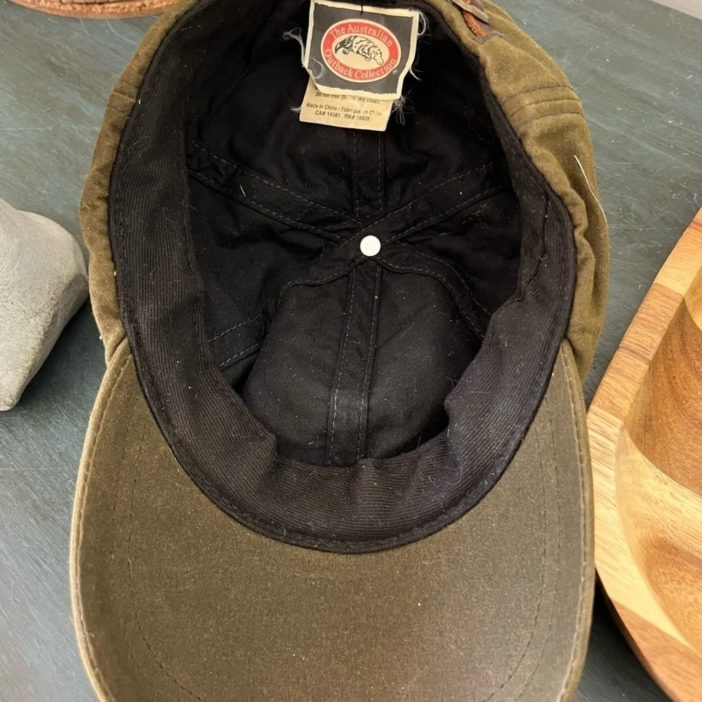 The Australian Outback Collection men’s hat. Vintage. Adjustable, one size.